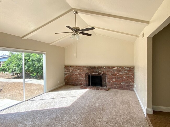 Photo - $2,200 Gettysburg & Minniewawa, 3 Bedroom - Across From Tarpey Elementary