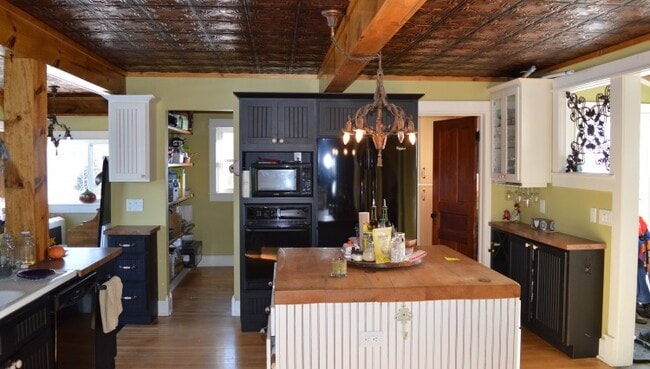 Photo - 2889 Bailey Rd