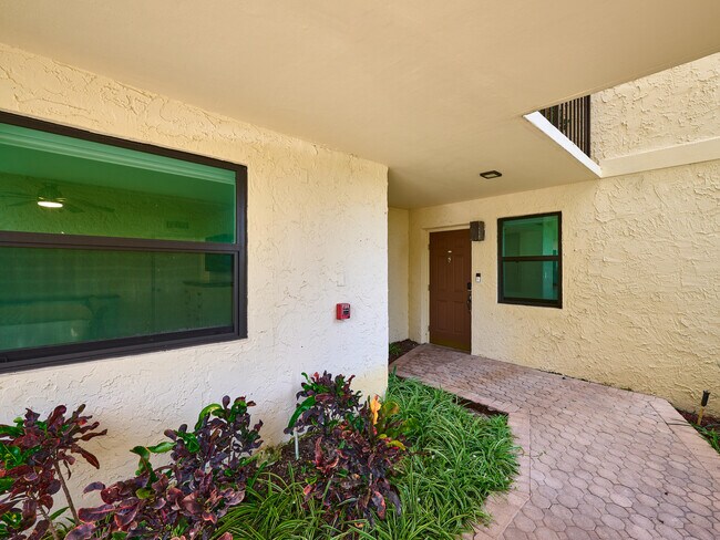 Photo - 374 Golfview Rd Unit 106