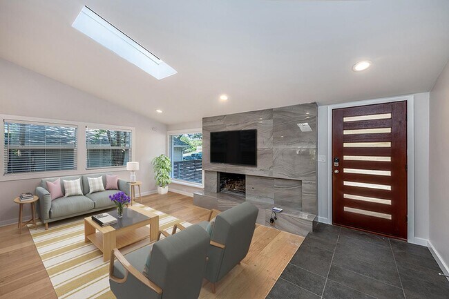 Photo - Mid-century North Branch home minutes from...