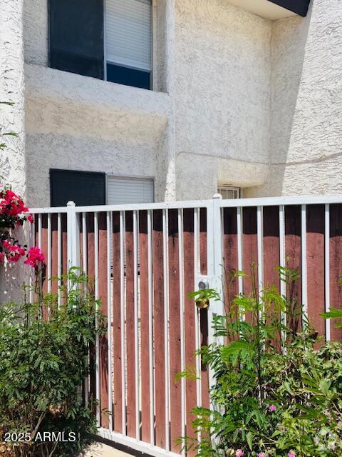 Building Photo - 1632 S River Dr Rental
