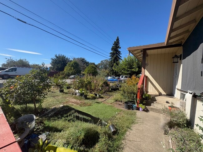 2656 Victoria Dr
