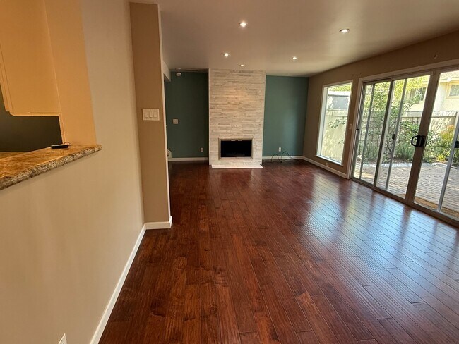 Photo - 2063 Village Ln