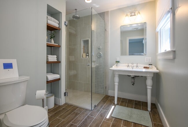 Primary bathroom - 147 Hemlock Rd