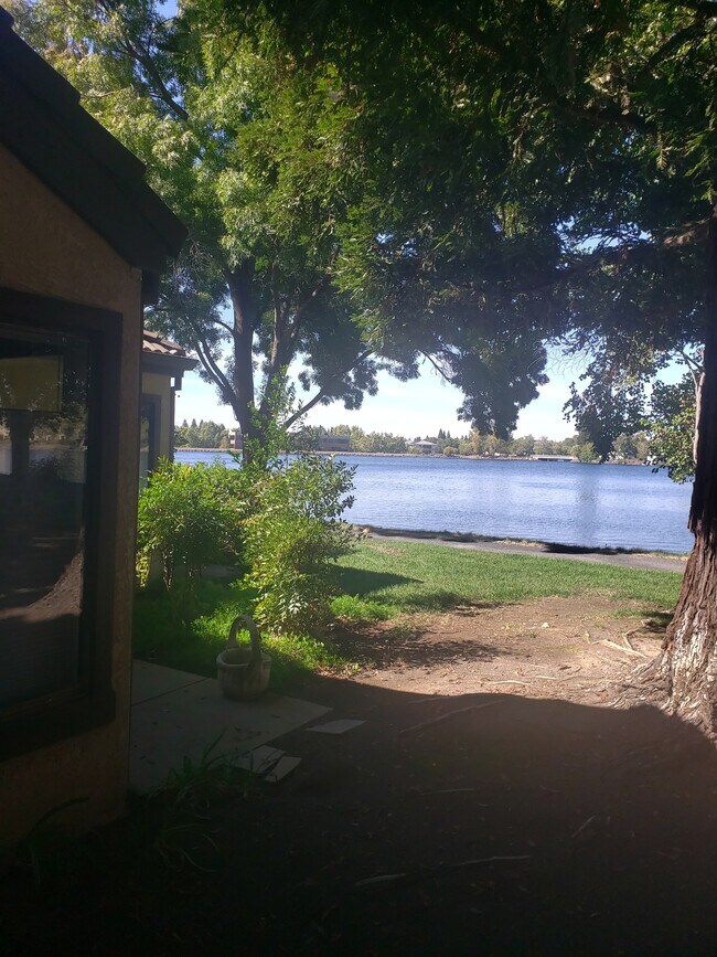 Photo - 13 Sierra Lakeside Ln Unidad Lake House