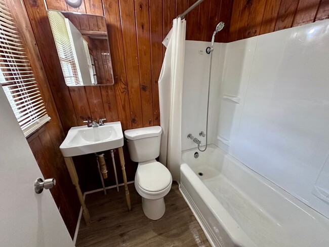 Photo - 116 Smith St NE Unidad B