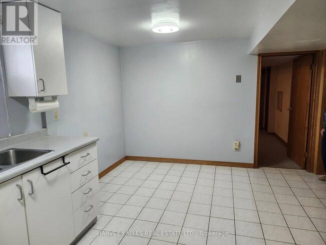 Photo - 9 Scarlett Dr