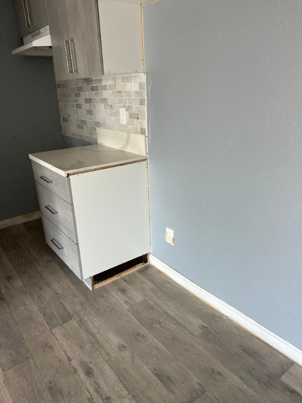 Building Photo - 1108 W 110th St