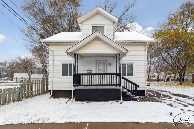 Building Photo - 3 bedroom bungalow $1400 Rental