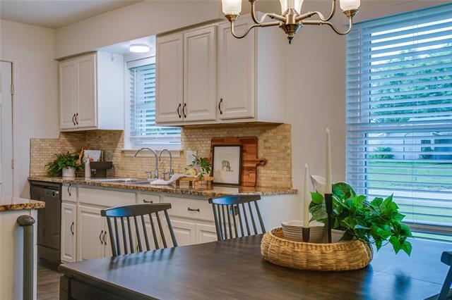 Photo - 914 Meadow Mead Dr