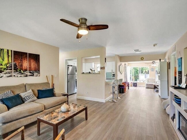 Photo - 2099 NE 4th Ct