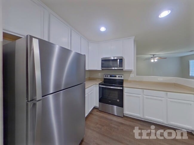 Photo - 12922 W Fleetwood Ln