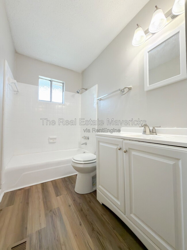 Photo - 4706 Midland Pike