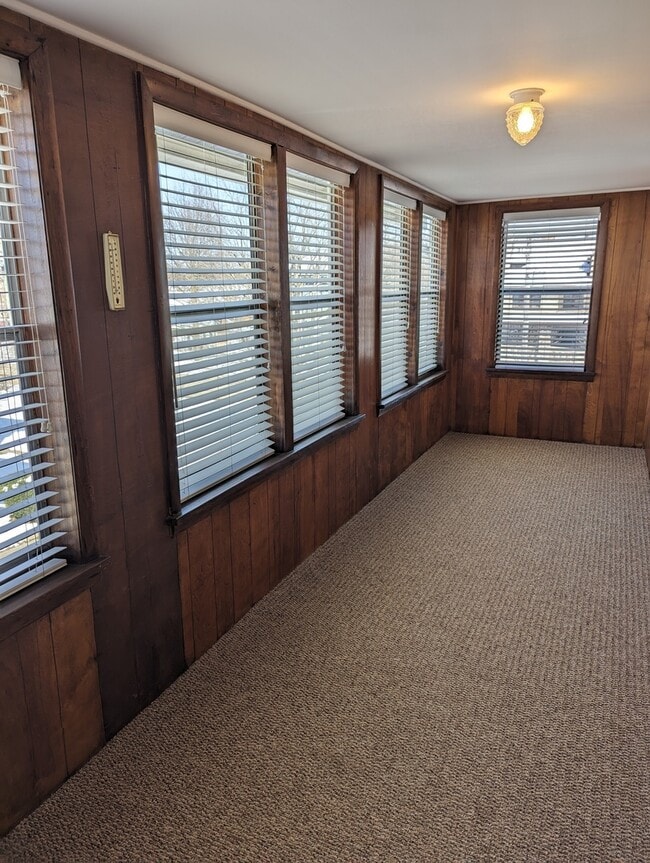 Photo - 837 W Stephenson St