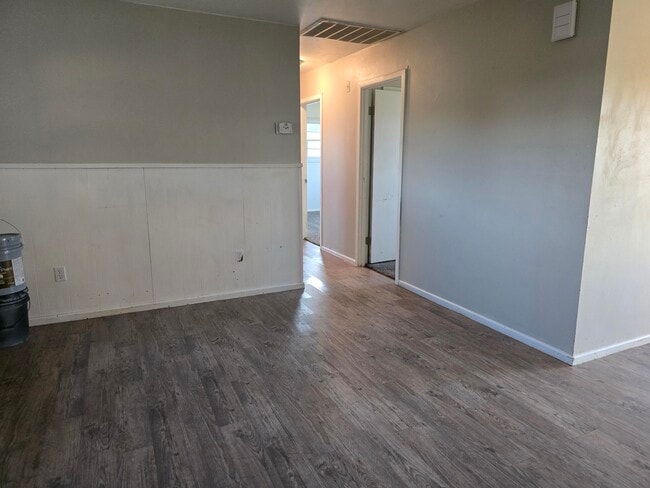 Photo - 2415 E 30th St