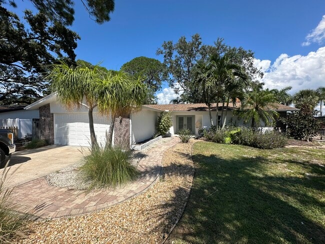 Photo - 1404 Riverside Dr
