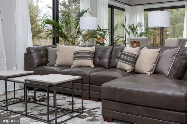 Photo - 15841 York Rd