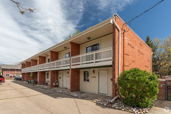 Private unit entrances - Laguna Gardens Rental