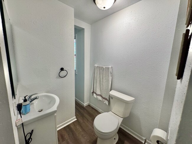 Photo - 727 1/2 3rd St N