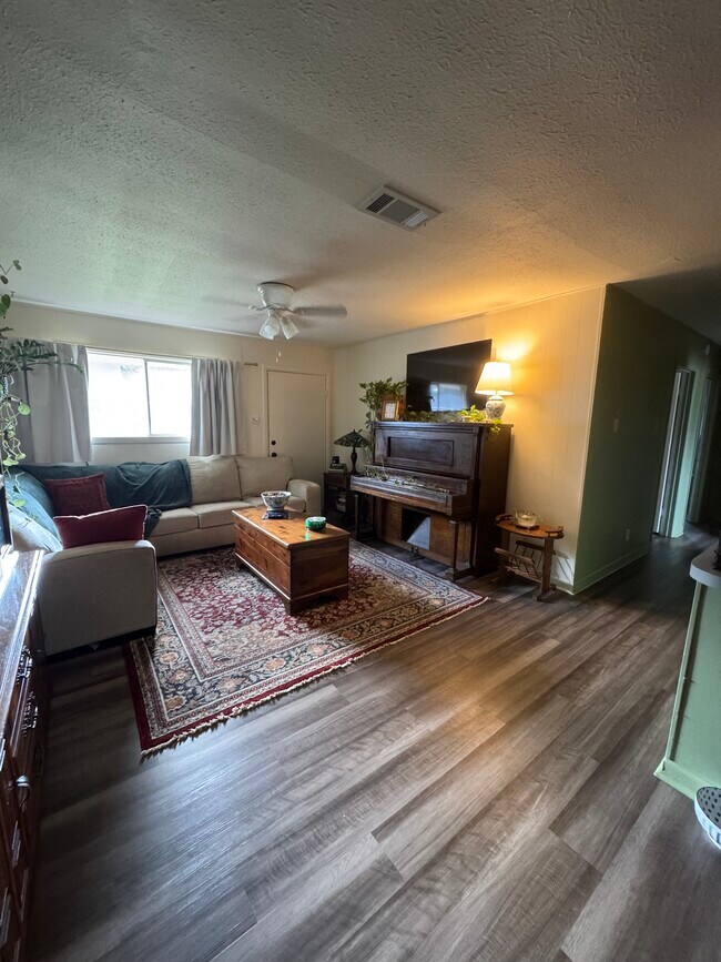 Photo - 307 Alice Dr