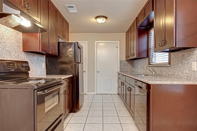 8518 Forum Dr
