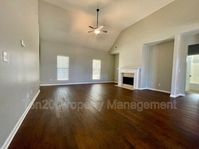 Photo - 28 White Pine Way