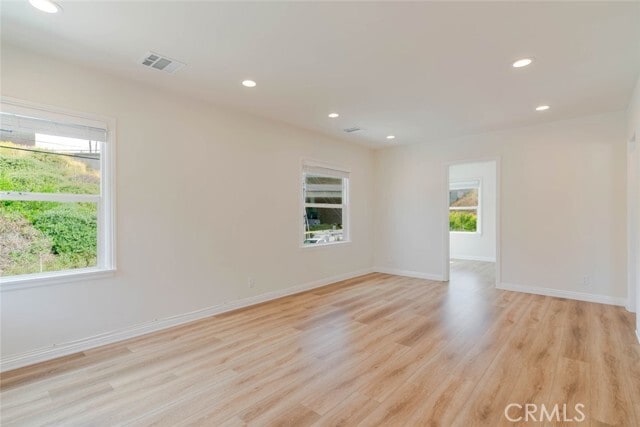 Photo - 1466 Stanley Ave