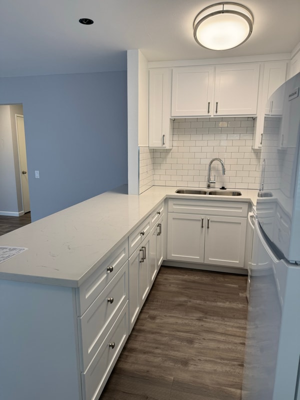 Building Photo - 966 W 11th St Rental