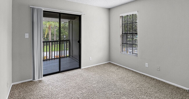 Photo - The Oaks of Woodland Park Apartments