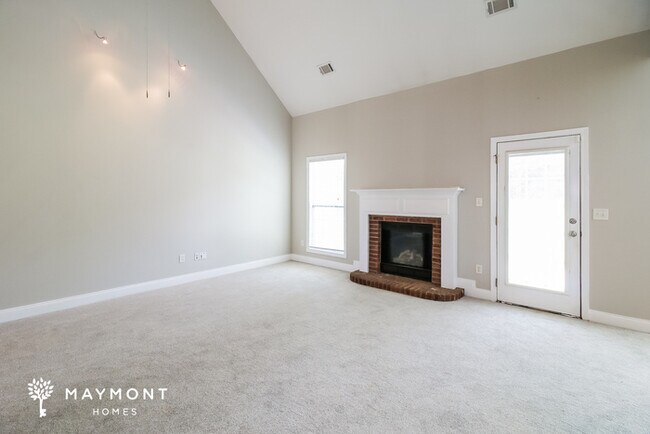 Photo - 341 Glouchester Dr