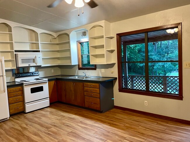 Building Photo - 13101 FM 225 Unit B