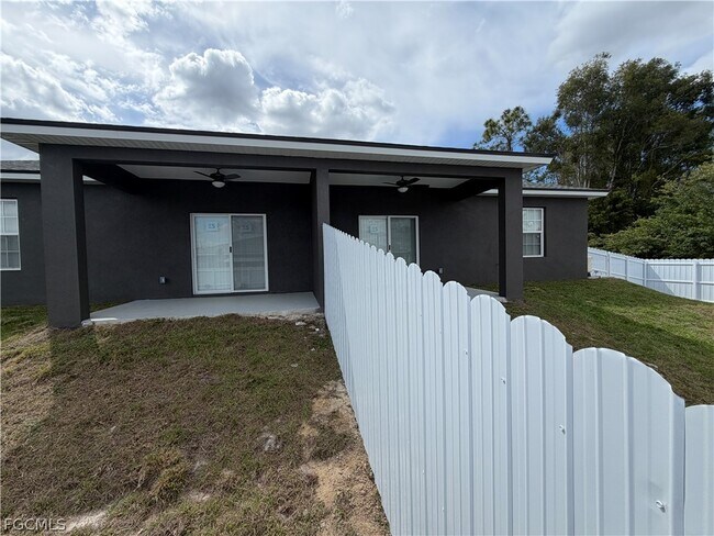 Photo - 721 Ivan Ave S