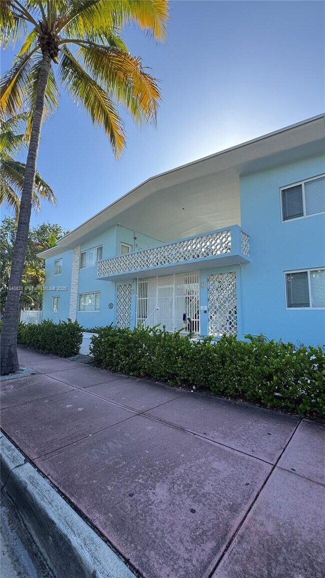 Building Photo - 401 Collins Ave Unit 15 Rental