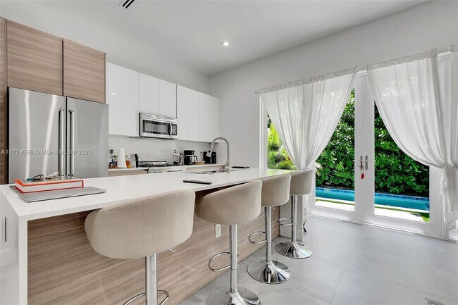 Photo - 3053 Gifford Ln