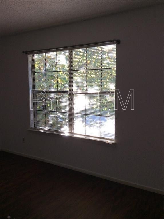 Photo - 852 W Collins St