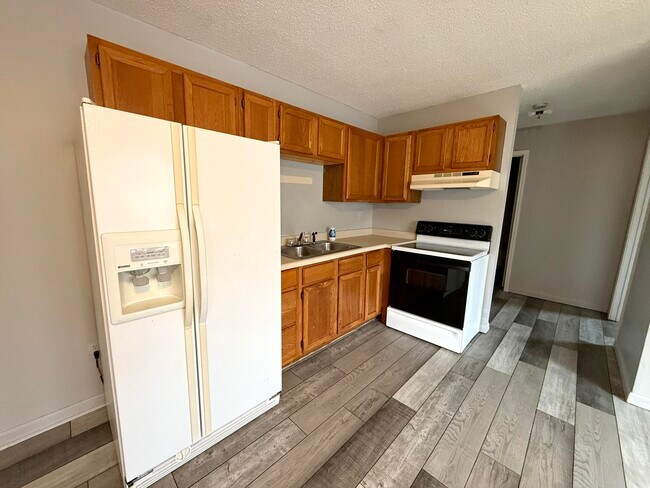 Photo - 307 N Maple St Unit 6