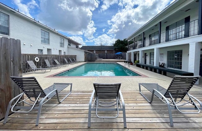 Photo - Jefferson Shadows