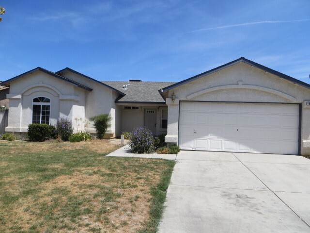 Building Photo - Kerman Westside Home, 3+BR/2BA, Built 2002 - Lots of Amenities!