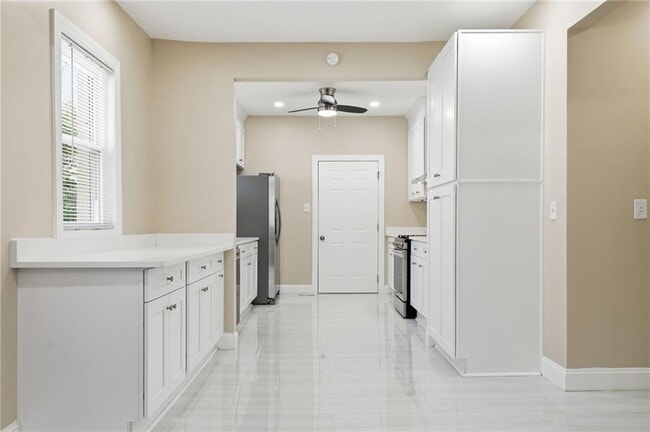 Photo - 395 8th St NE