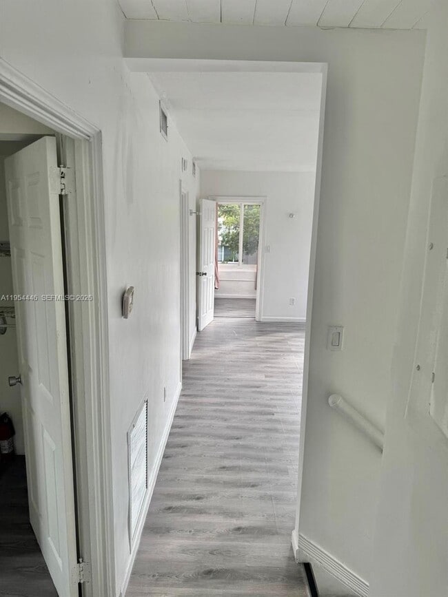 Photo - 555 NE 70th St Unit 2nd floor