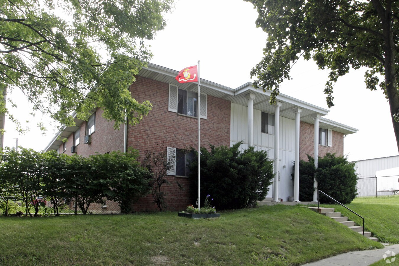 Photo - 3160-3180 Brust Ave