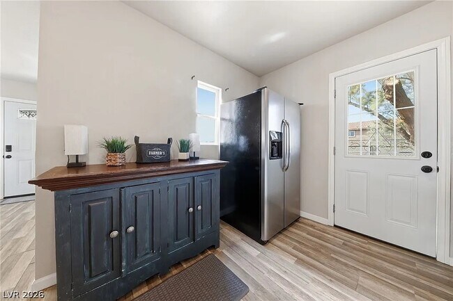 Photo - 470 Hunter Dr