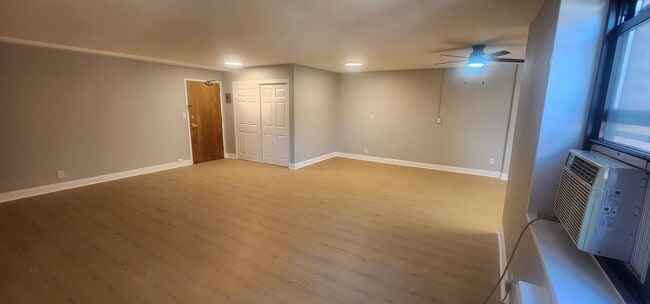 Photo - 208 Anderson St