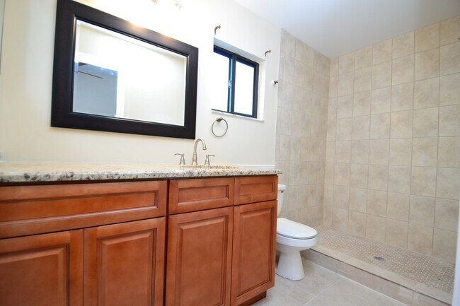 Photo - Gorgeous fully upgraded pool home in Ovied...