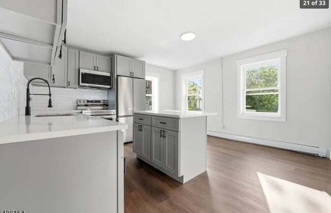 Building Photo - 60 Brainard St Unit 2nd floor