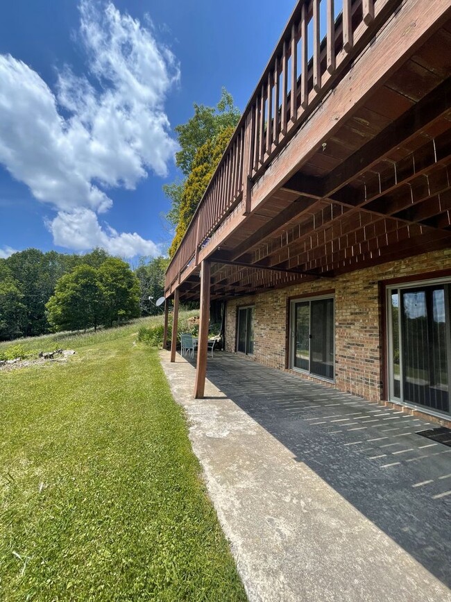 Photo - 593 Pinnacle Dr