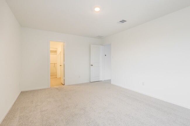 Photo - 303 Bush Mdw Ln