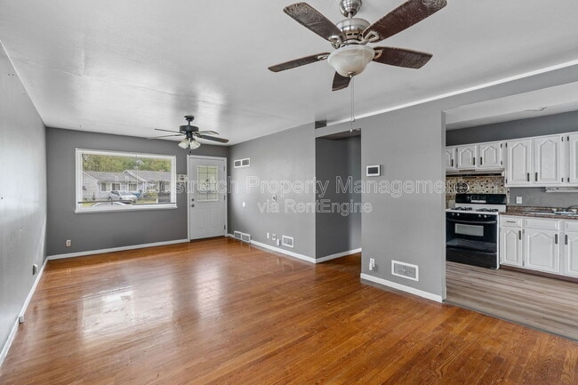 Photo - 135 Dundee Cir