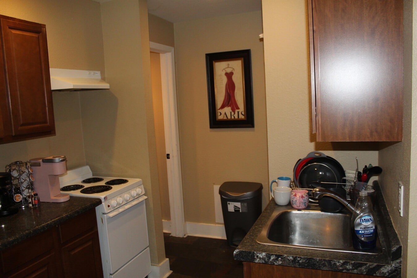 Photo - 932 E College St