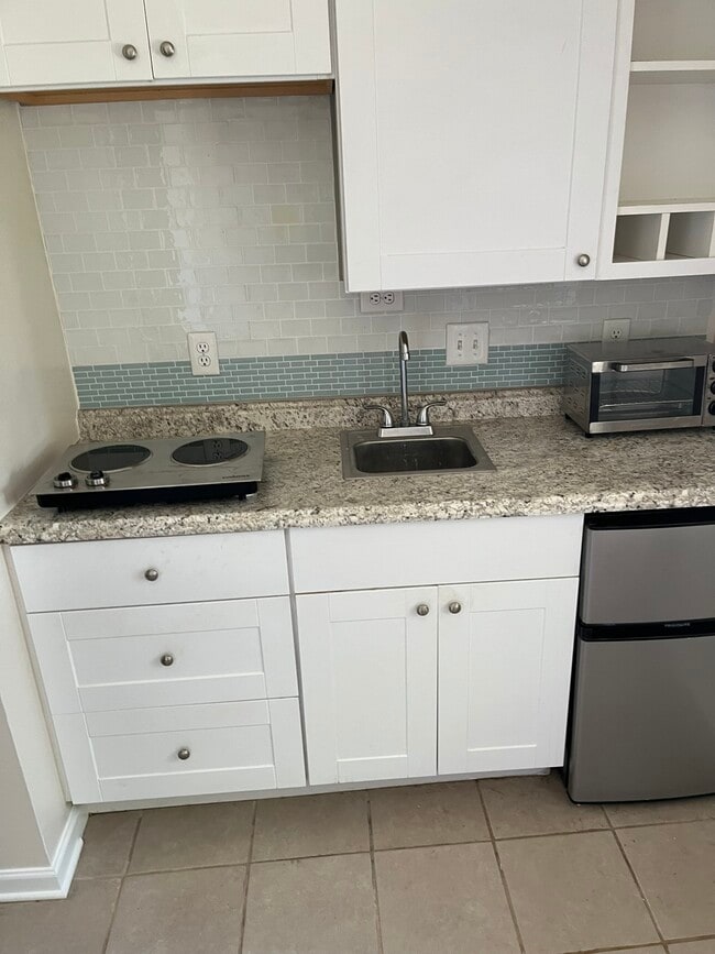 Kitchen - 3020 Fernbrook Ln